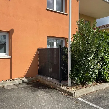 Luminosa T2 Lumineux Proche Airbus Parking *